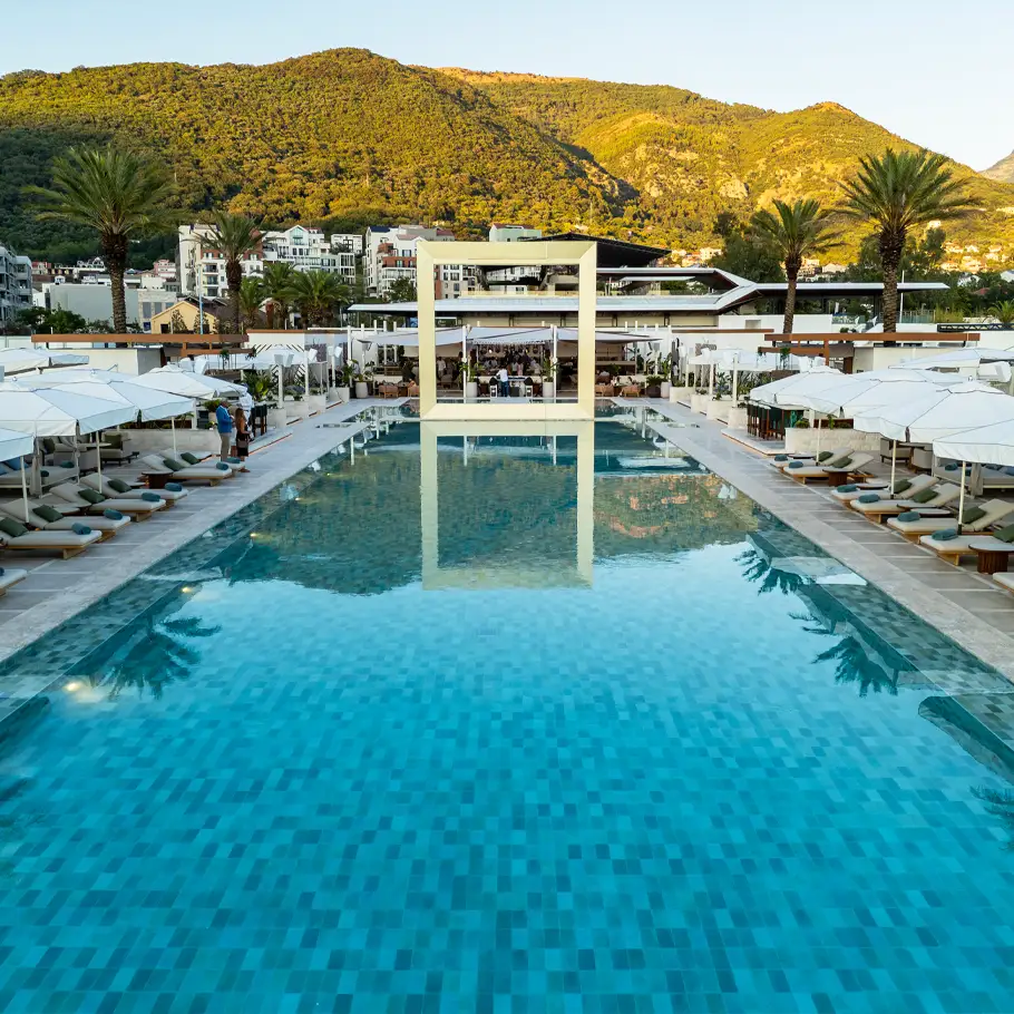 instagram aura beach Montenegro